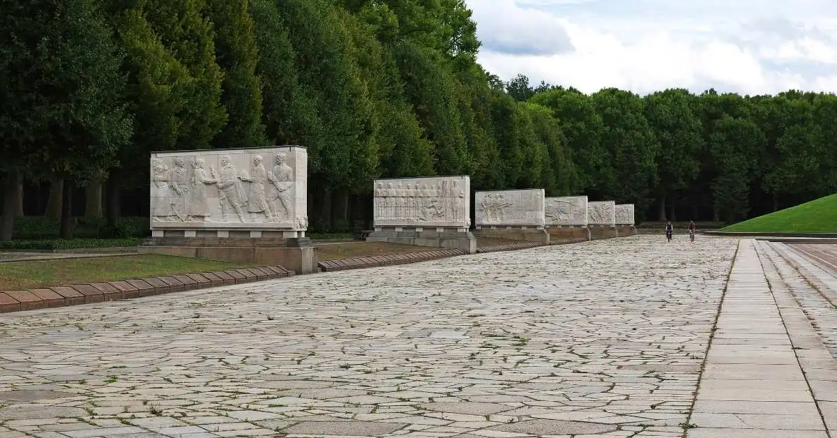 Art in Treptow park, Berlin